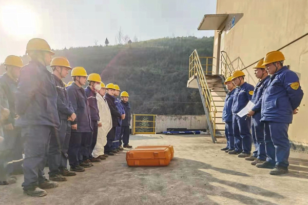 1612774463698996.jpg 領(lǐng)導(dǎo)作總結(jié).jpg