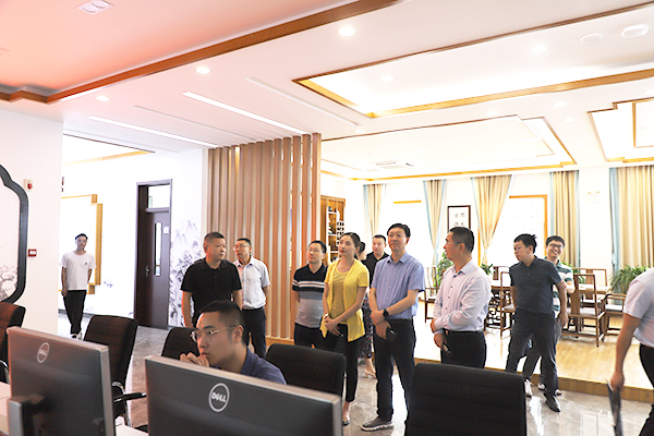 1627281808457319.jpg 附件2:參觀監(jiān)控室.JPG