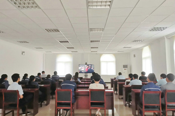 1627702157680181.jpg 觀看《建黨偉業(yè)》.jpg