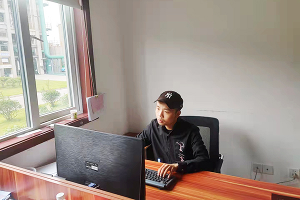 1635145309493114.jpg 個人工作照.jpg