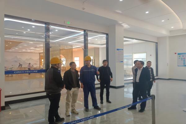 1713358653788213.jpg 德興市組織部部長江文至德興海創(chuàng)參觀調(diào)研 (2).jpg